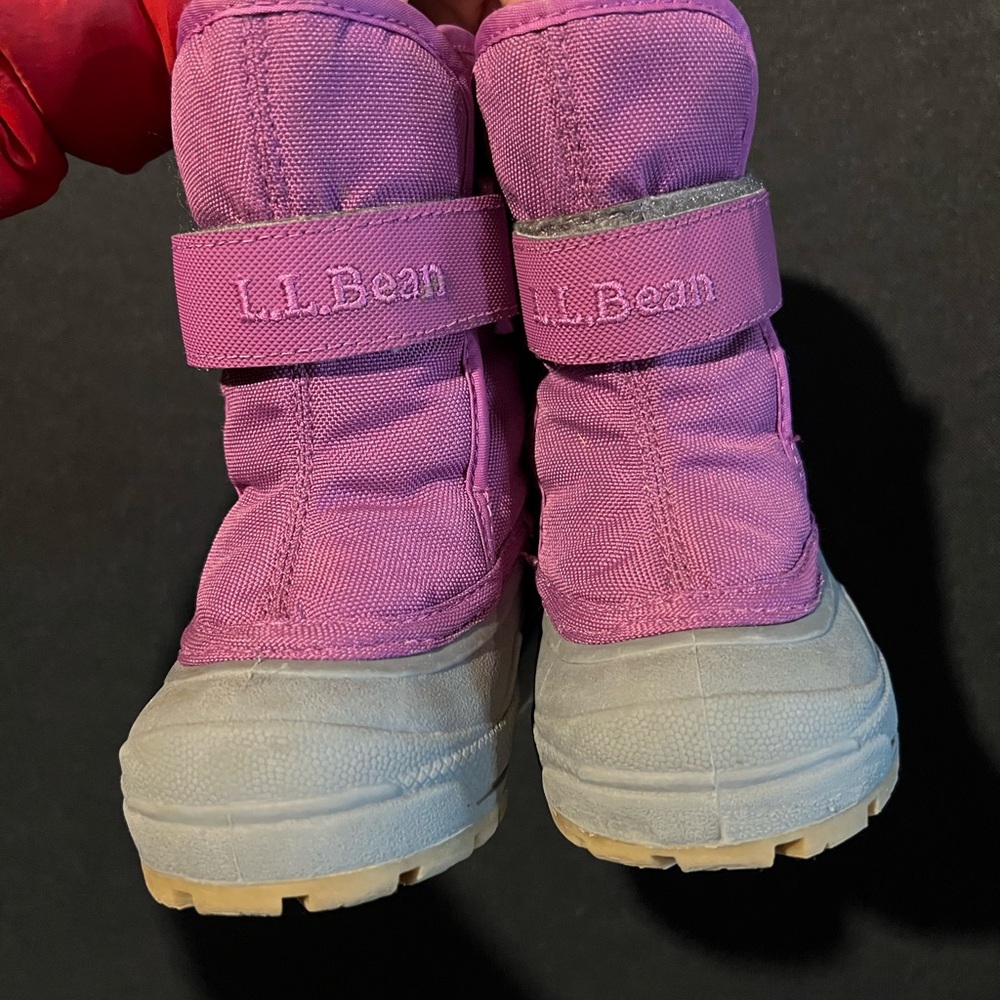 LL Bean snow boots. Toddlr size 5. Only worn a handful of times.